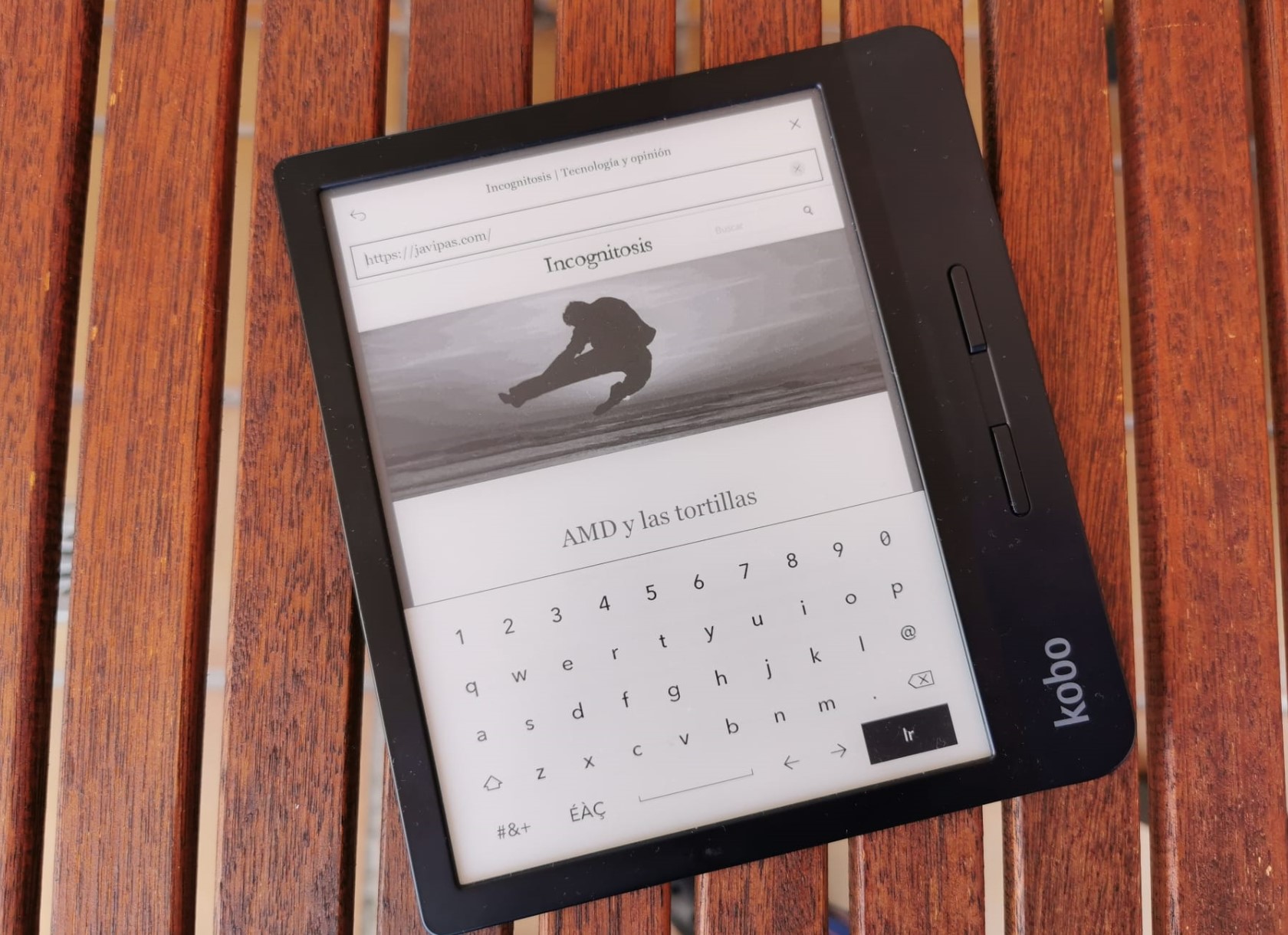Kobo planta cara al todopoderoso Kindle con el Libra H2O